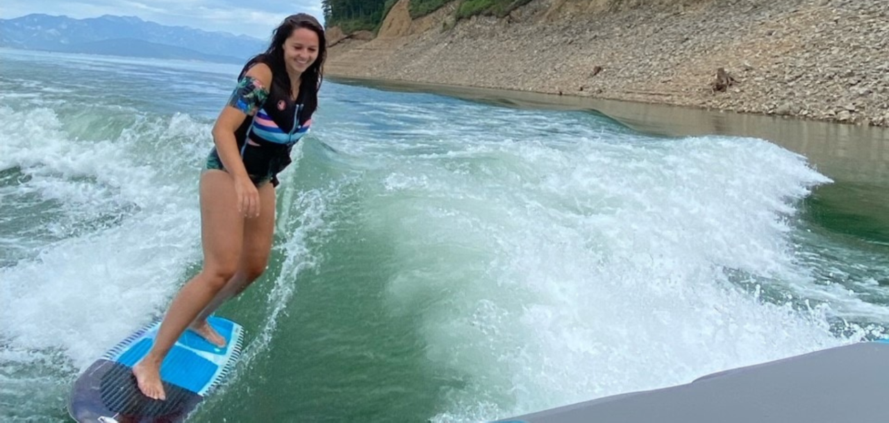 Kaylee wake Surfing